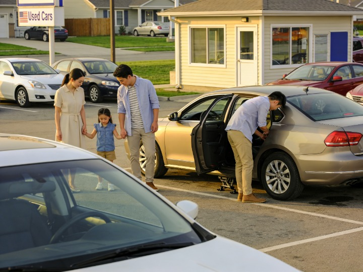 美国二手车市场最新趋势解析及华人购车指南